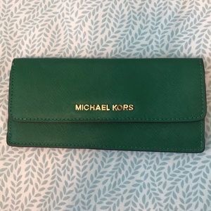 Michael Kors Jet Set Travel Wallet
